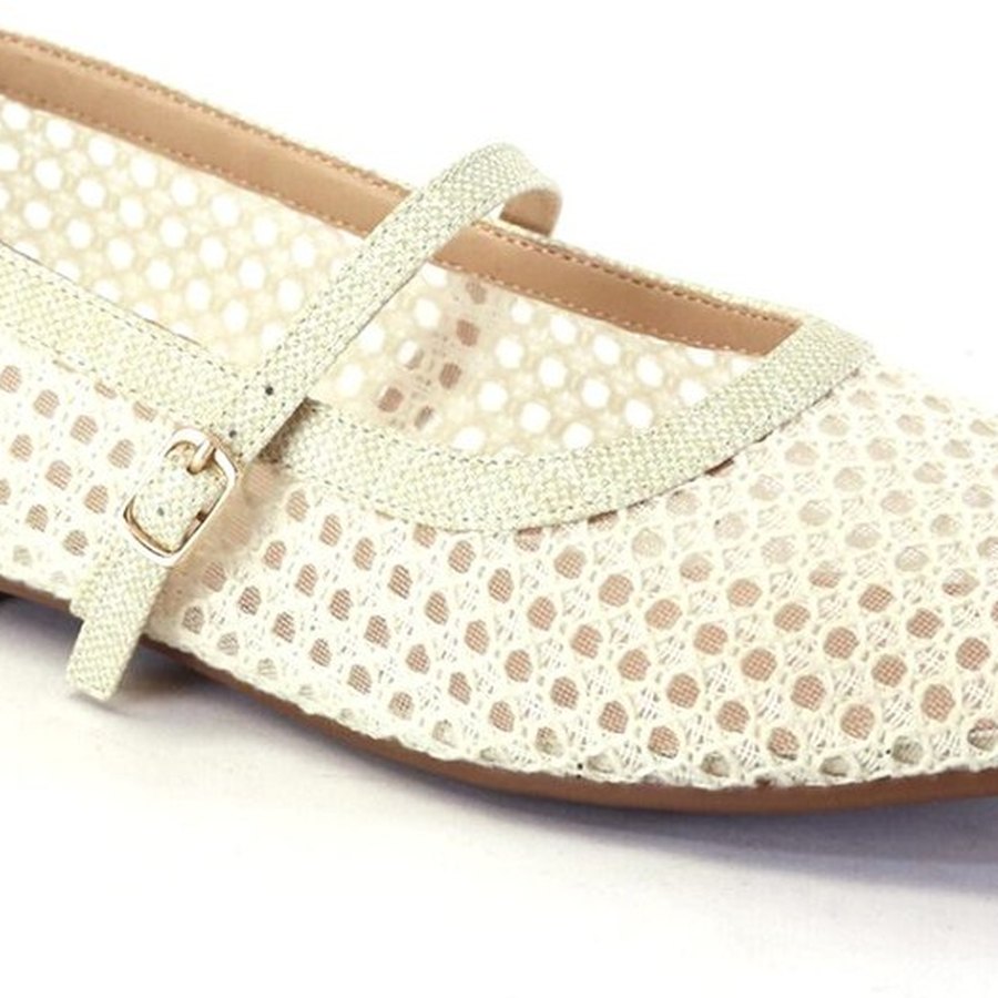 Open mesh texture on the mary jane